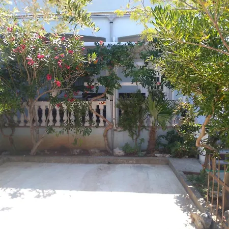 Apartman Radicevic Apartment Povljana