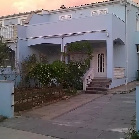 Apartman Radicevic Apartment Povljana